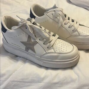 Vintage Havana White and Gray Athletic Shoes